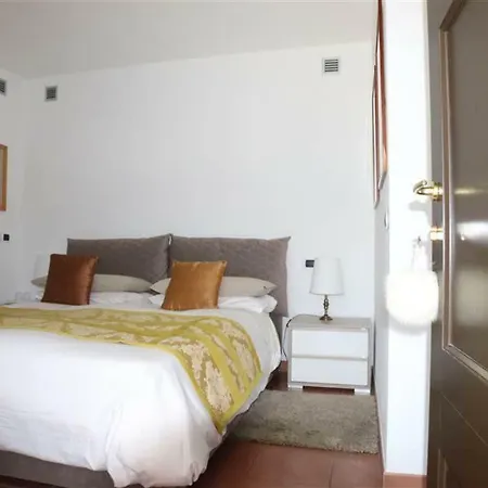 La Volpe Dorata Nocleg ze śniadaniem Stresa